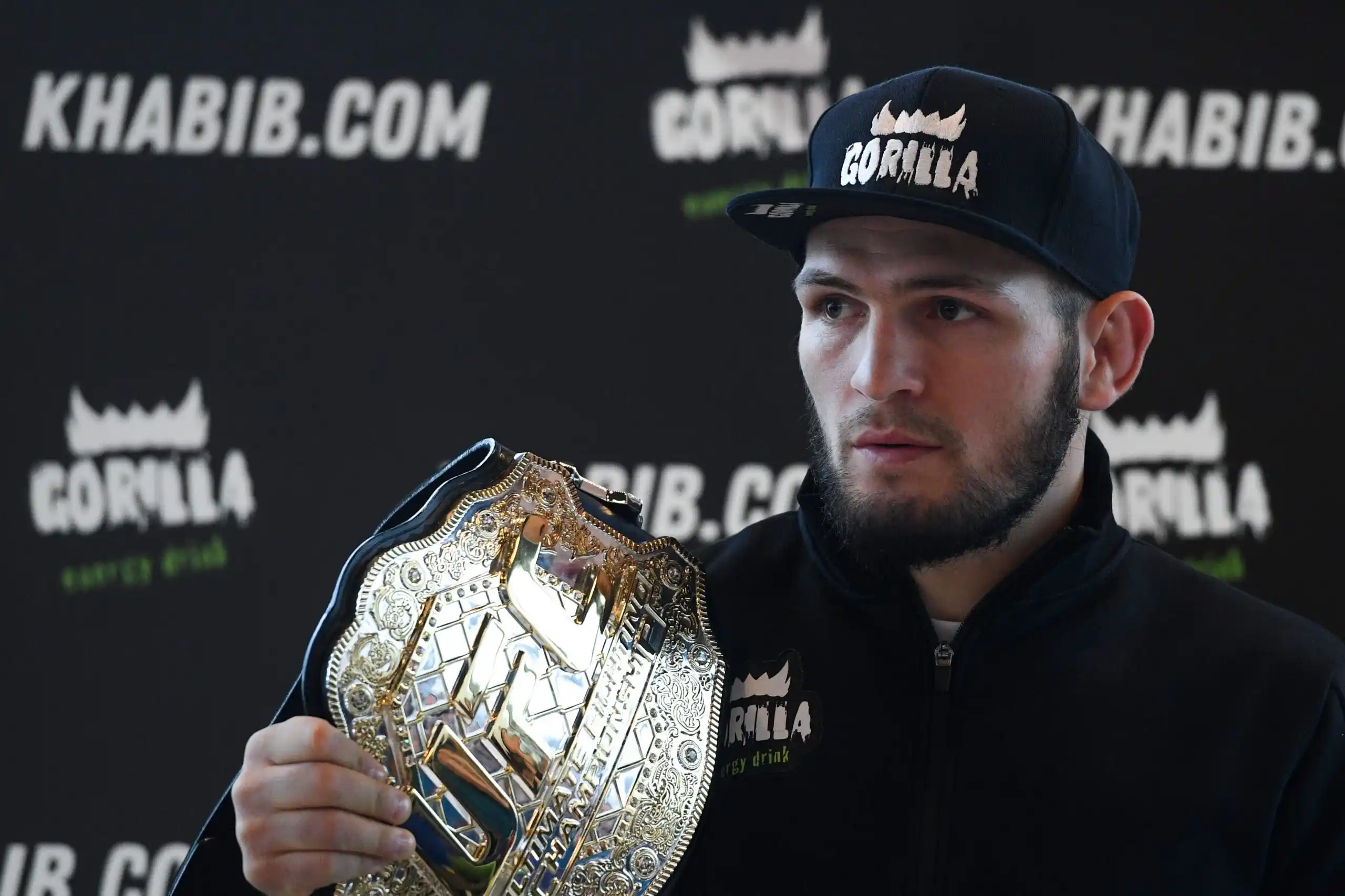 У Хабиба Нурмагомедова отберут чемпионский пояс. Кто подерется за титул UFC в легком весе?