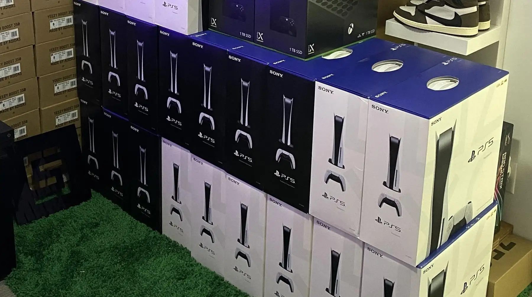Приставки Sony PlayStation 5 появятся в России очень скоро. Но есть и плохая новость