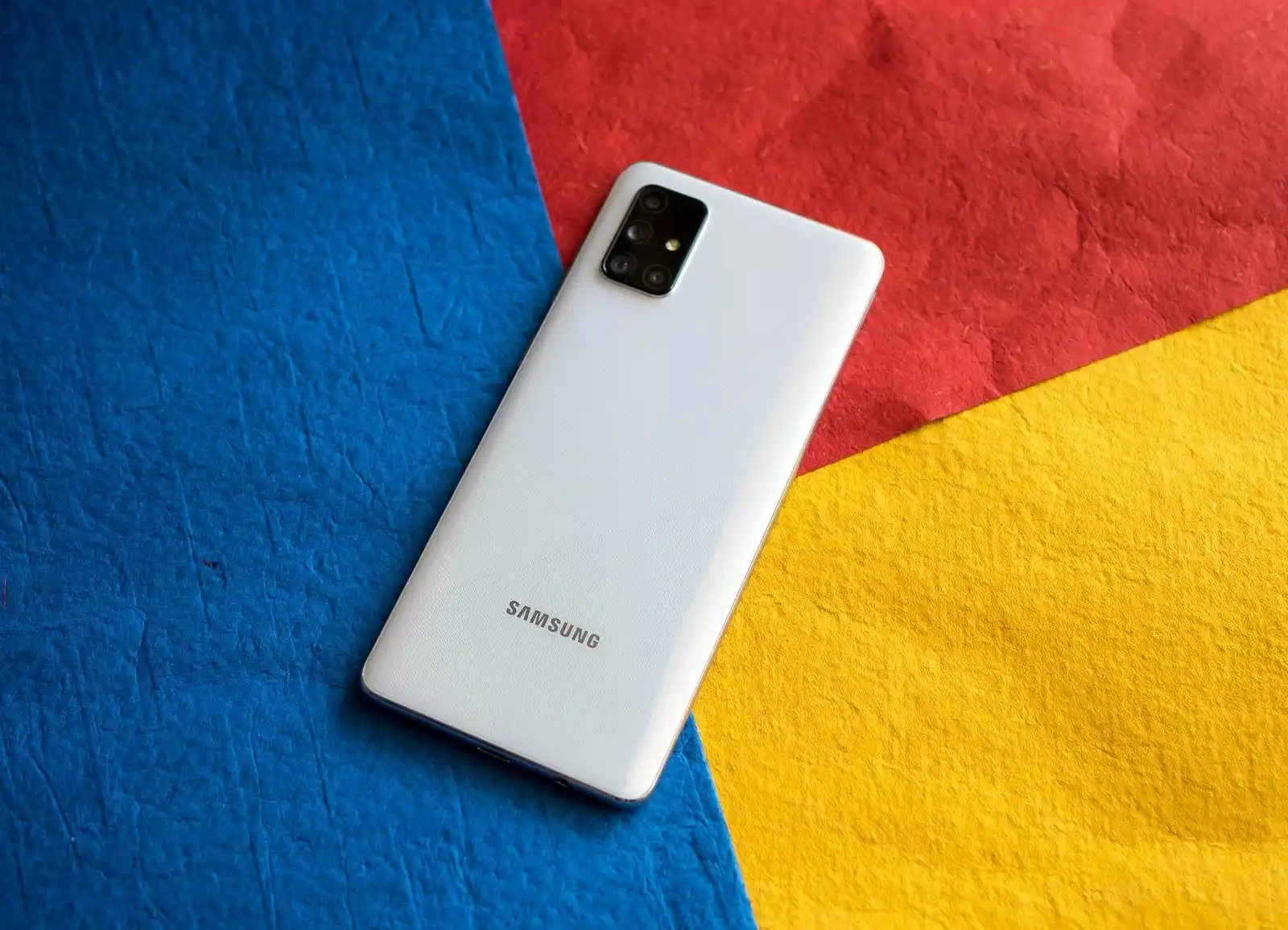 Плюсы и минусы Samsung Galaxy A71. Все, что нужно знать об этом субфлагмане