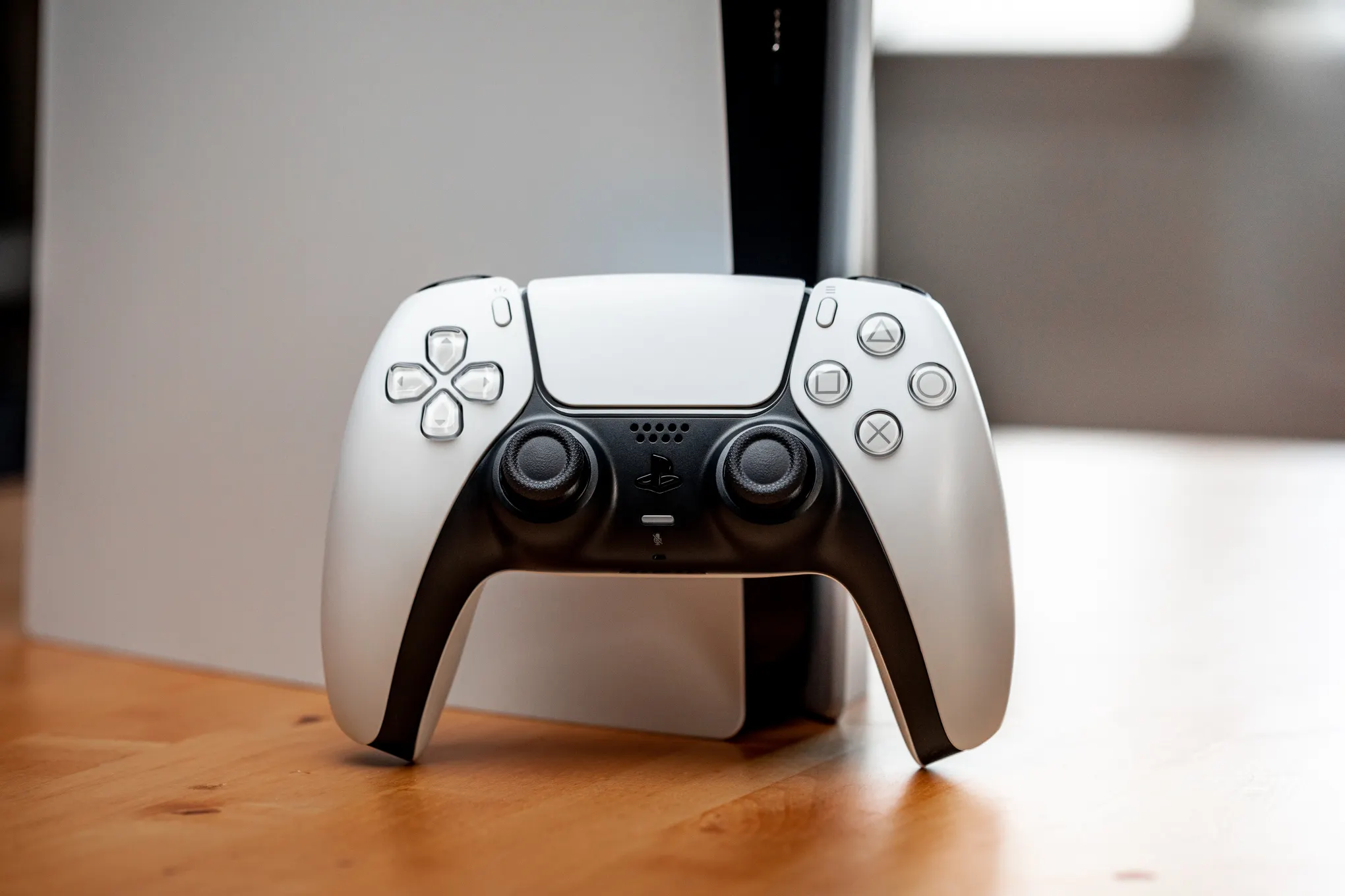 Sony PlayStation 5 в дичайшем дефиците. Пропала у ритейлеров, ценники на сером рынке – мрак