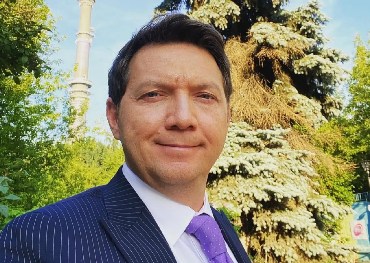 Георгий Черданцев объяснил, почему в России нет новых комментаторов. Даже жена путает его голос с другими
