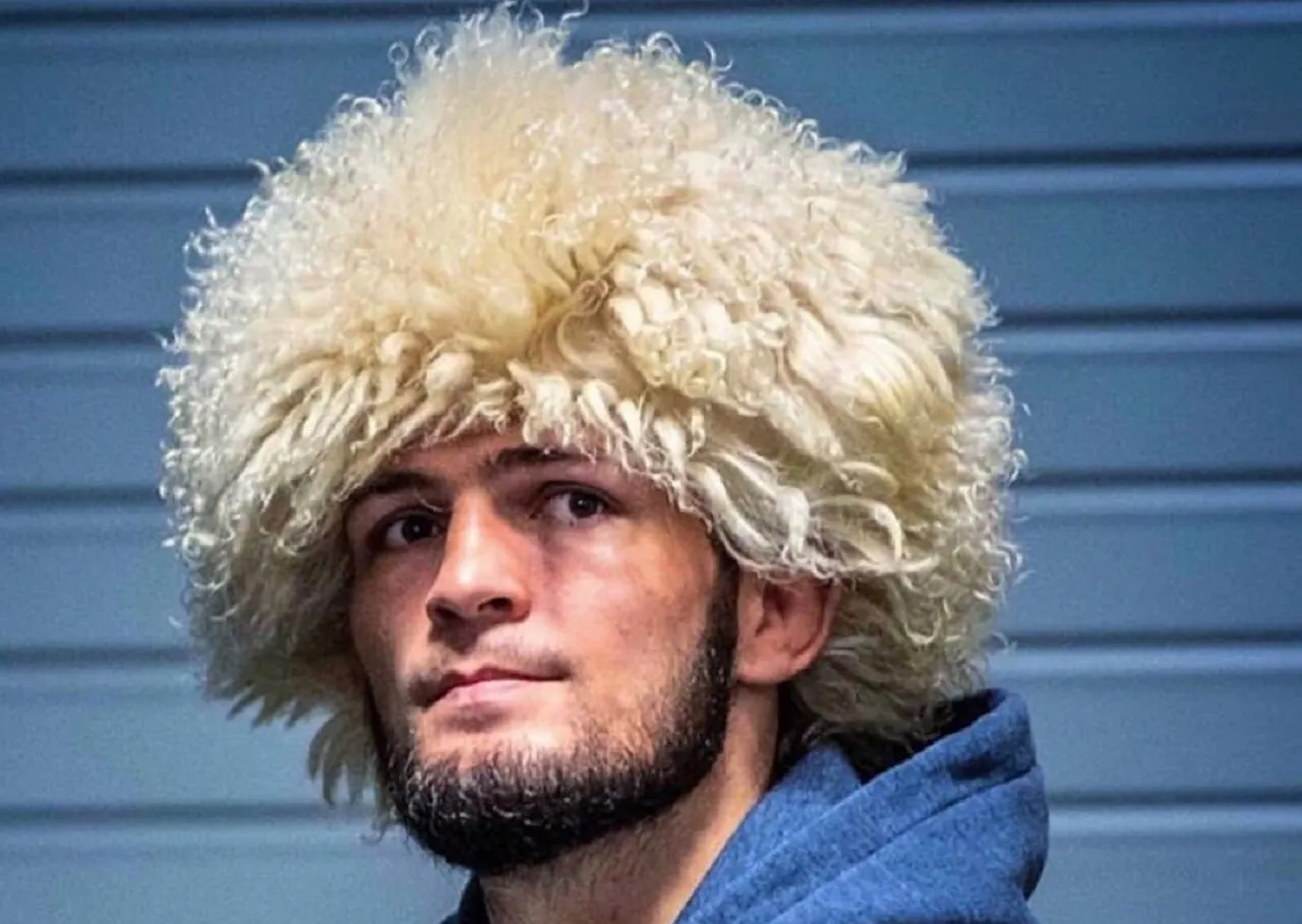 Хабиб Нурмагомедов поболел за «ПСЖ» против «Барселоны». Чемпиону UFC достались две футболки с автографами – от кого?