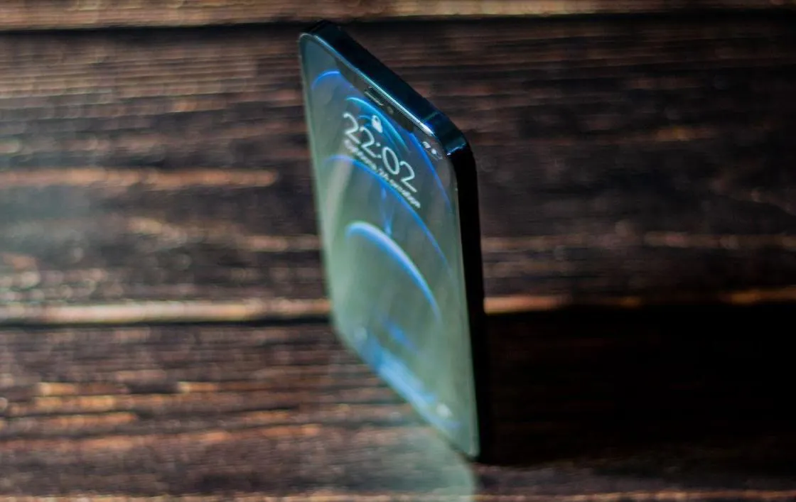 За четыре месяца iPhone 12 Pro сильно подешевел. На сумму скидки можно купить приличный девайс от Xiaomi