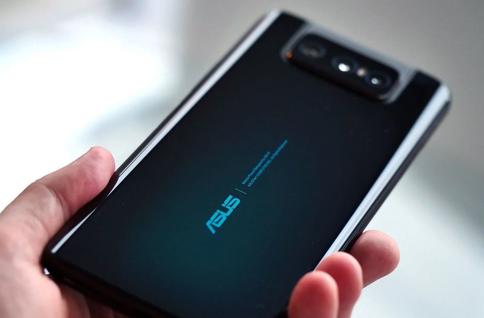 Плюсы и минусы Asus ZenFone 7 и Pro-версии. Все, что нужно знать о самых необычных флагманах на рынке