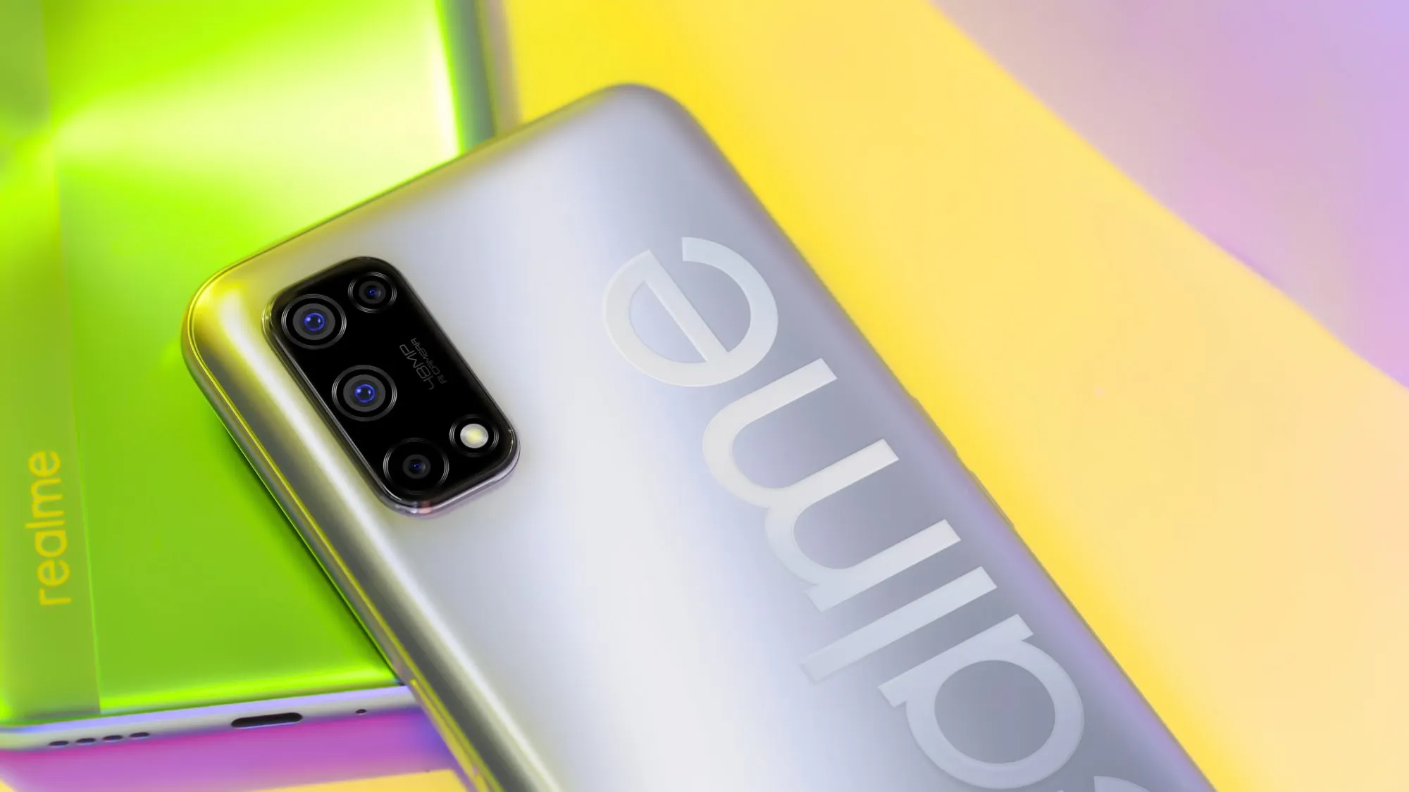 Самый сбалансированный Realme подешевел на Али. У него есть NFC, огромный аккумулятор и 120-герцовый дисплей