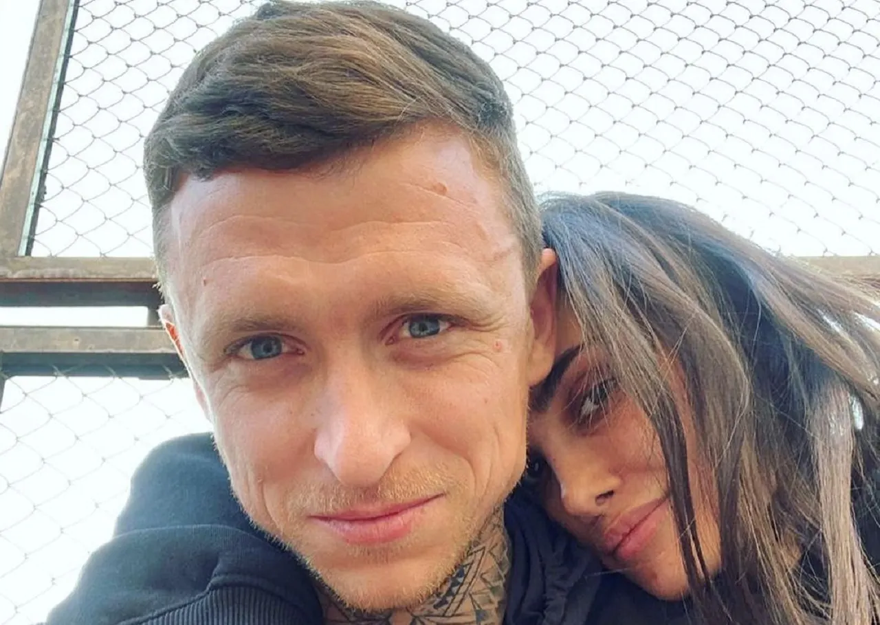 Любовница Павла Мамаева пригрозила Алане судом. И рассказала в инстаграме про какого-то Артема
