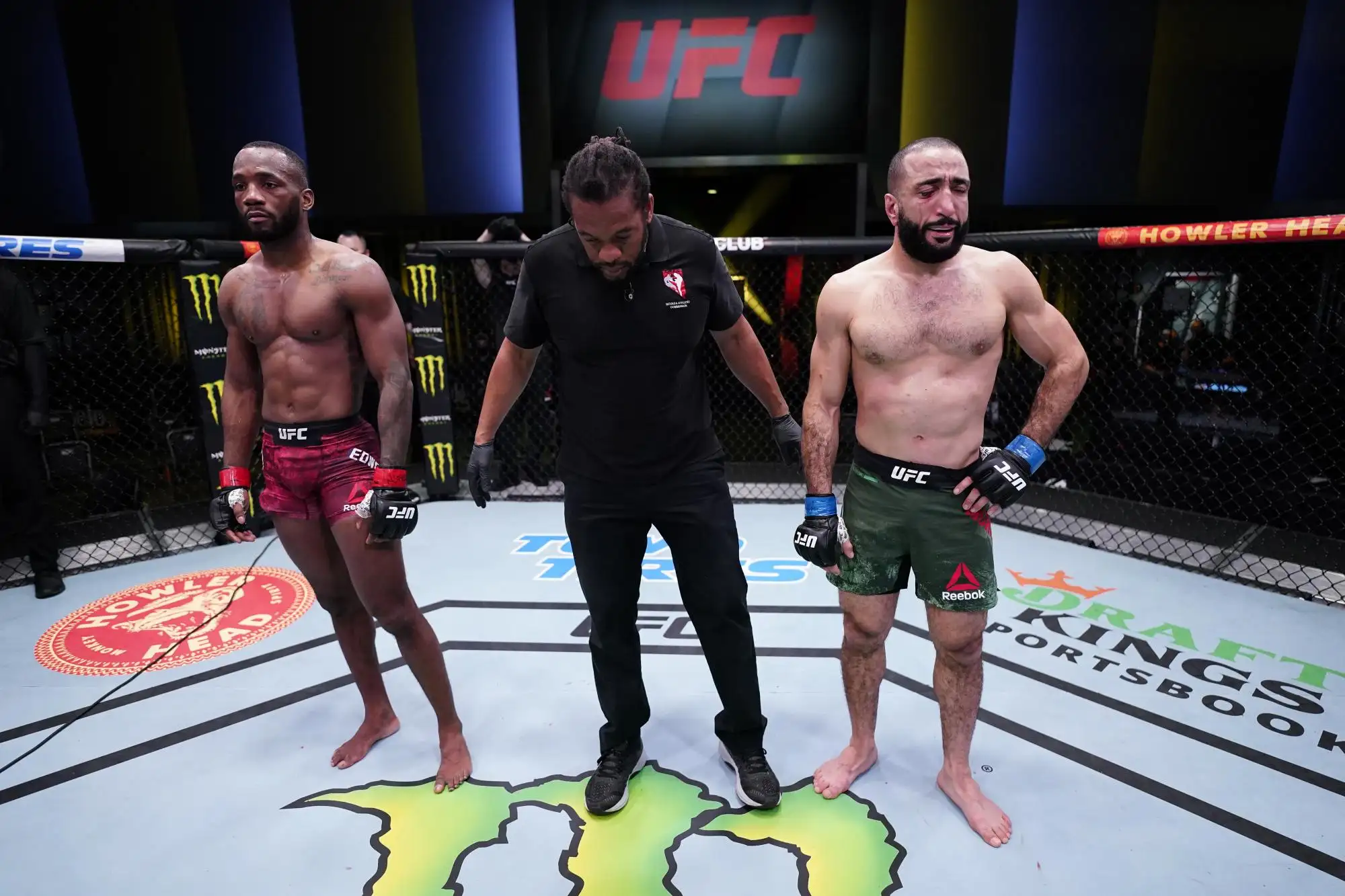 Боец UFC жестко нокаутировал соперника, который не проигрывал 12 лет. Поединок закончился за секунду до сирены
