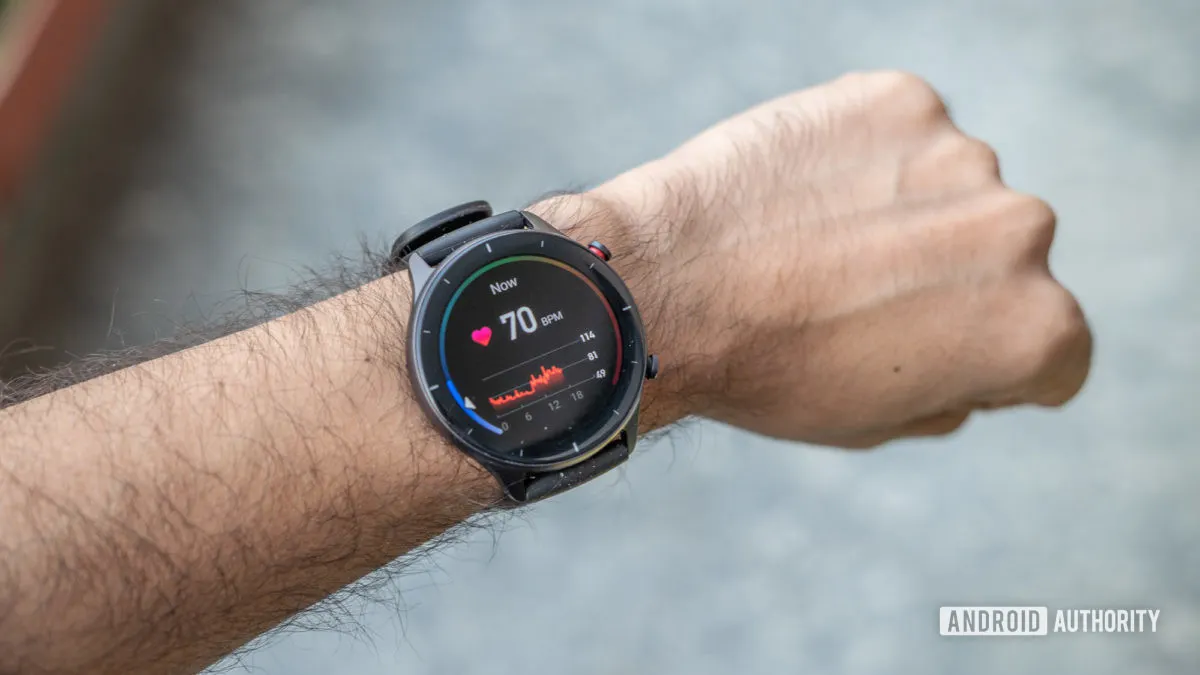 Amazfit GTR 2e феерически подешевели. Теперь это лучшие смарт-часы бренда до 10 тысяч рублей