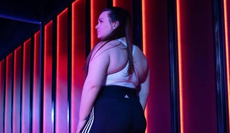 В рекламе adidas снялась полная русская модель. Поклонники бренда в ярости