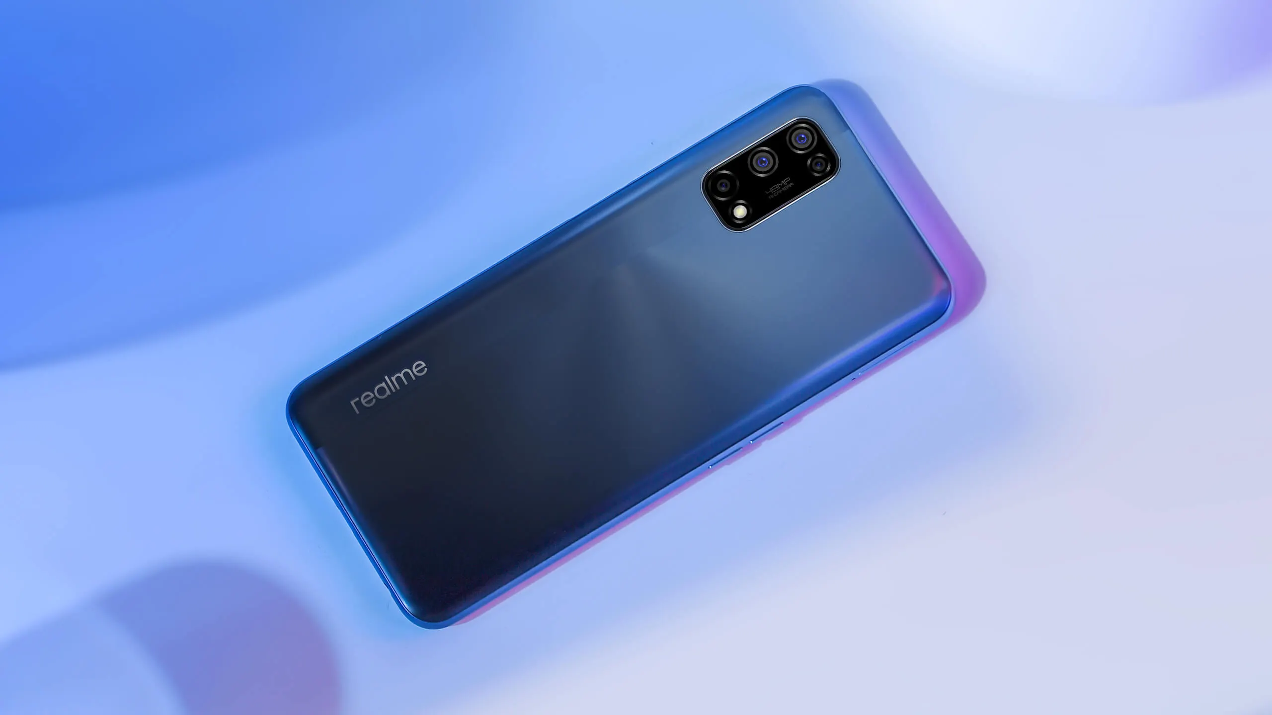 Целый месяц пользовался новым хитом Realme 7 5G. Это лучший девайс до 20 тысяч рублей?