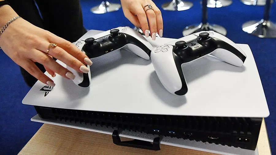 Сколько зарабатывают спекулянты на PlayStation 5? Купить консоль обычным геймерам почти нереально
