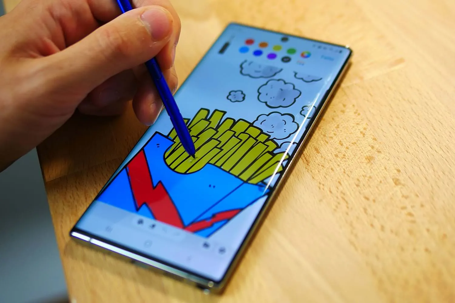 Samsung Galaxy Note 10 Lite отдают с гигантской скидкой. Копируйте промокод и ставьте таймер