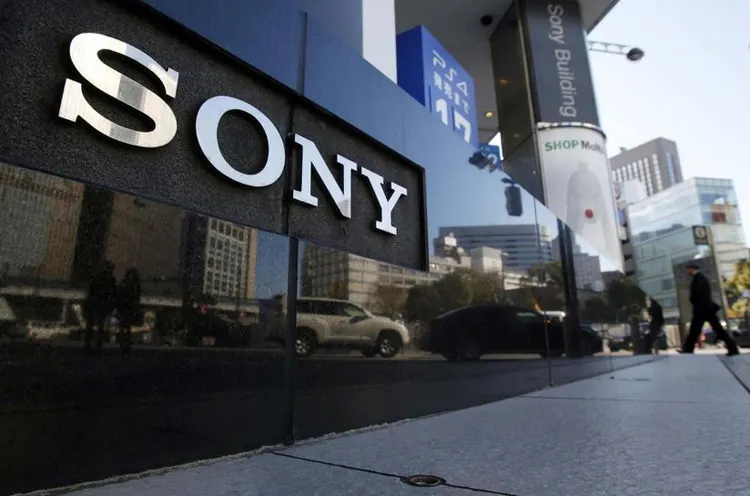 Кажется, нового Sony Xperia Compact не будет. Компания решила не бороться с iPhone 12 mini