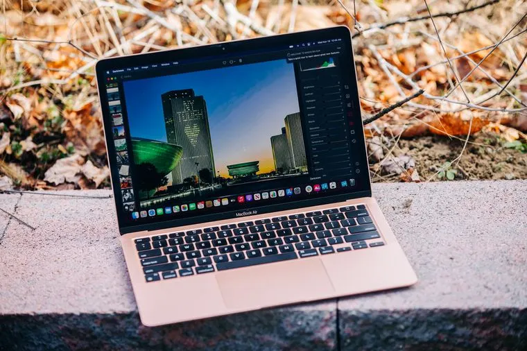 Энтузиаст начал майнить криптовалюту на MacBook Air M1. За сколько лет он окупит ноутбук?
