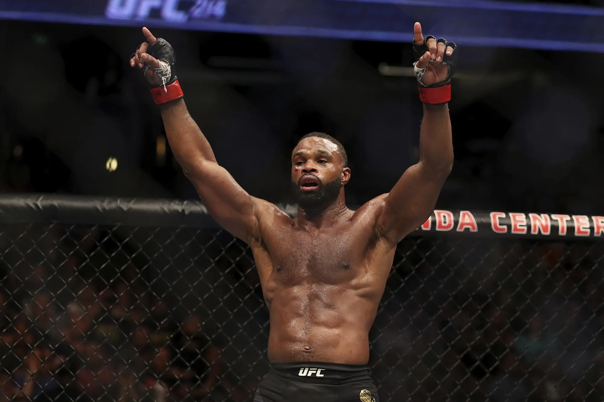 Экс-чемпион UFC записал трек «Надеру тебе зад». И после релиза проиграл 4 боя подряд