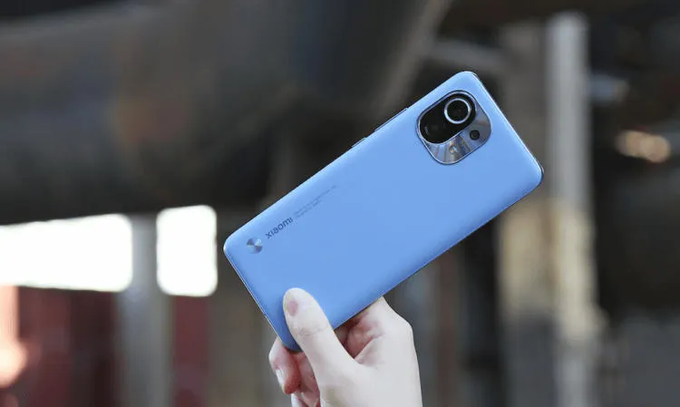 В Россию приехал новый флагман Xiaomi, но его точно не стоит брать. Почему?