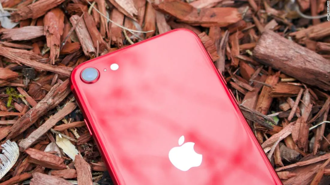 iPhone SE задержали до 2022 года. Но есть и хорошие новости
