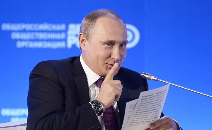 В детстве у Путина была любимая шутка. Они с друзьями портили воздух в автобусе