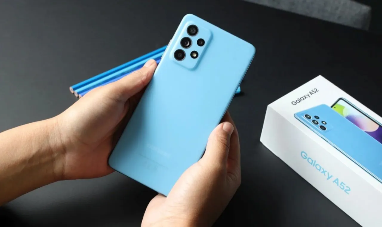 Samsung Galaxy A52 критически подешевел на Tmall. Это лучшее предложение на рынке