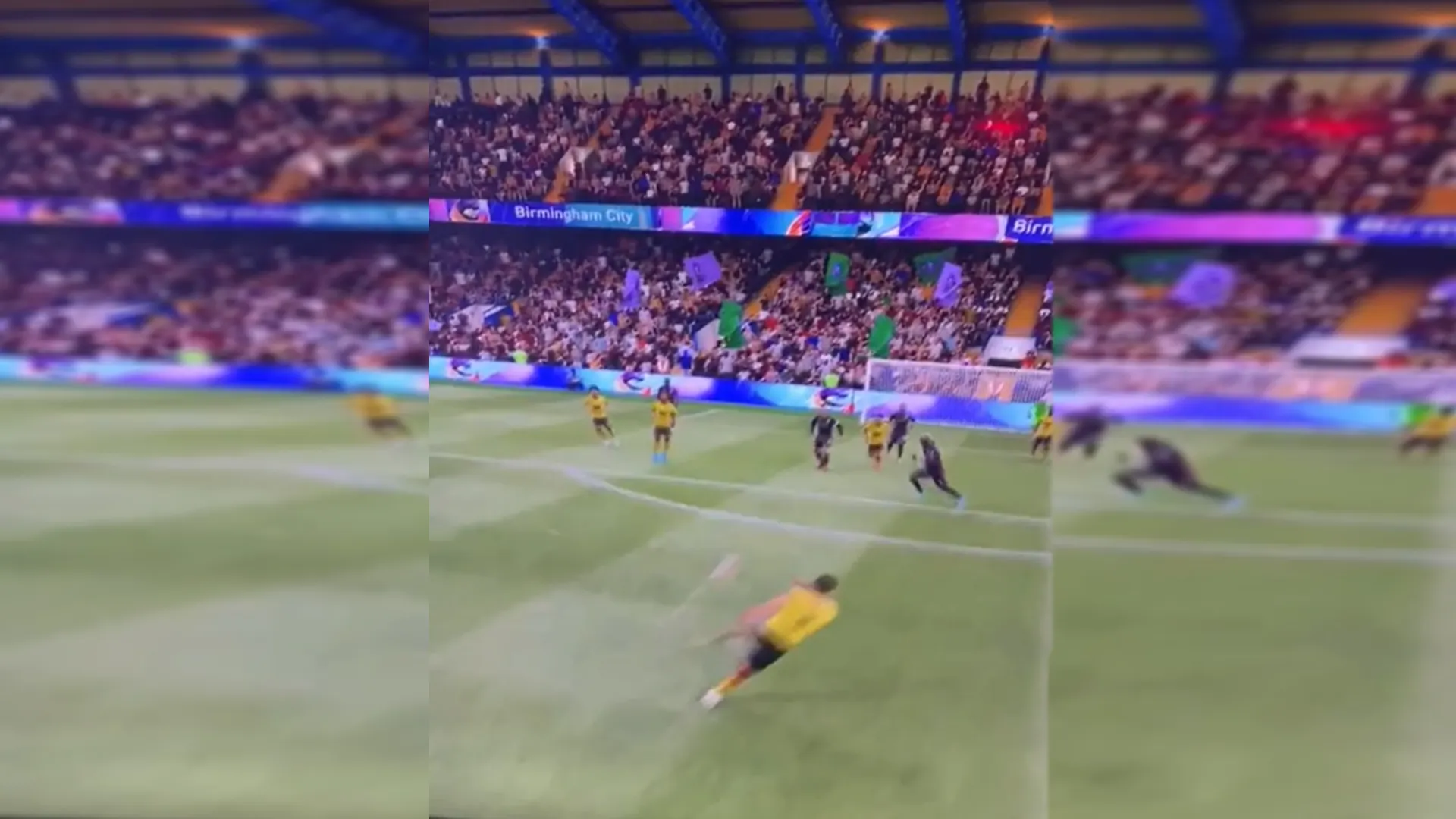 В FIFA 21 нанесли удар, почти невозможный в реальном футболе. Игрок с лета пробил в девятку после выноса защитника