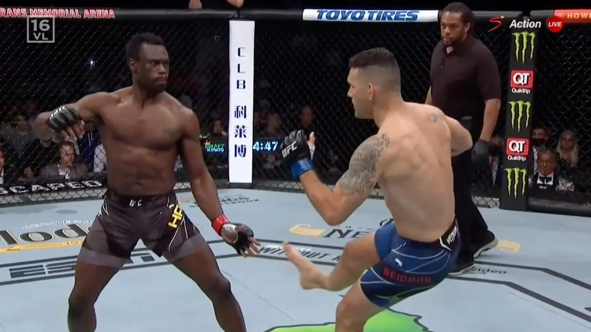 В UFC боец победил за 17 секунд без единого удара. Как ему это удалось?