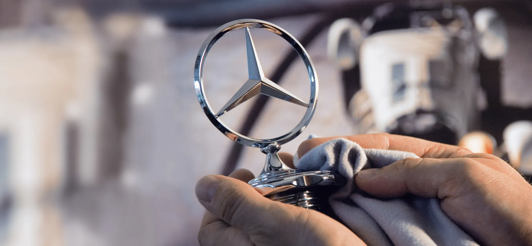 Откуда появились и что означают логотипы автомобилей? Mercedes был женщиной, а Lamborghini ненавидит Ferrari