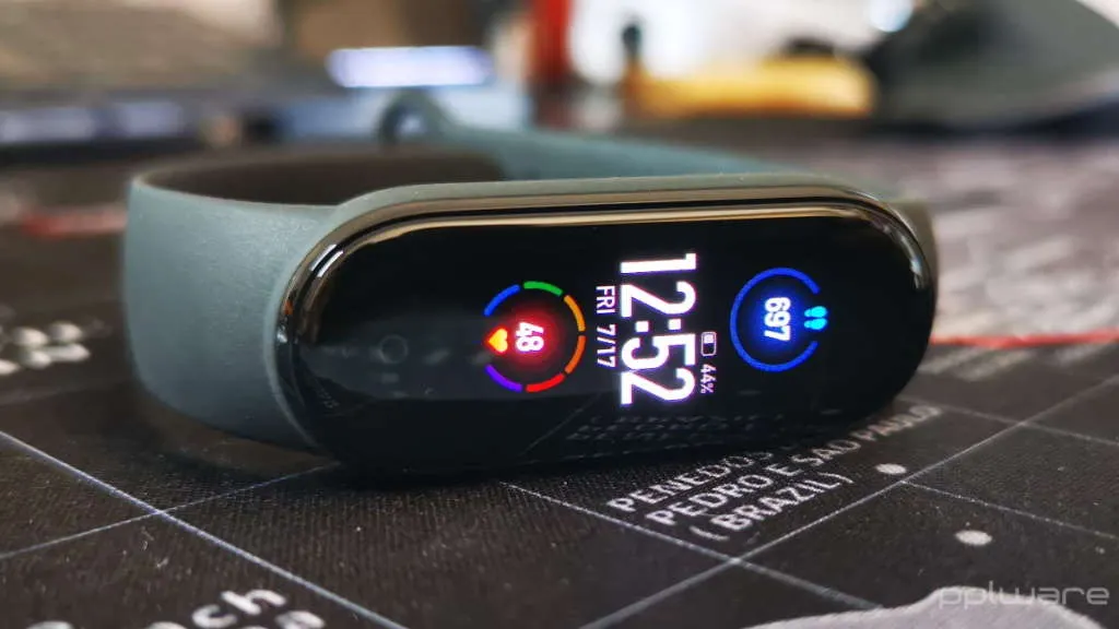 Xiaomi Mi Band 6 лихо подешевел. Рассказываем, где получить жирную скидку