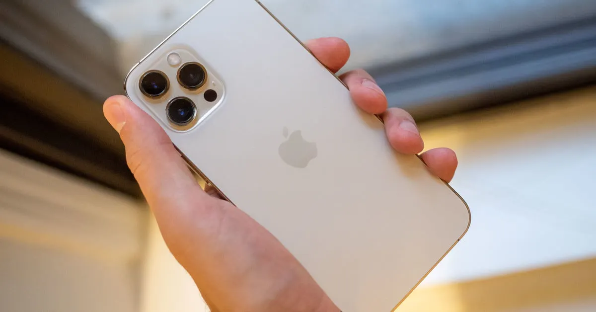 iPhone 12 Pro Max стоит как никогда дешево в МТС. У него лучшее железо и крутые камеры
