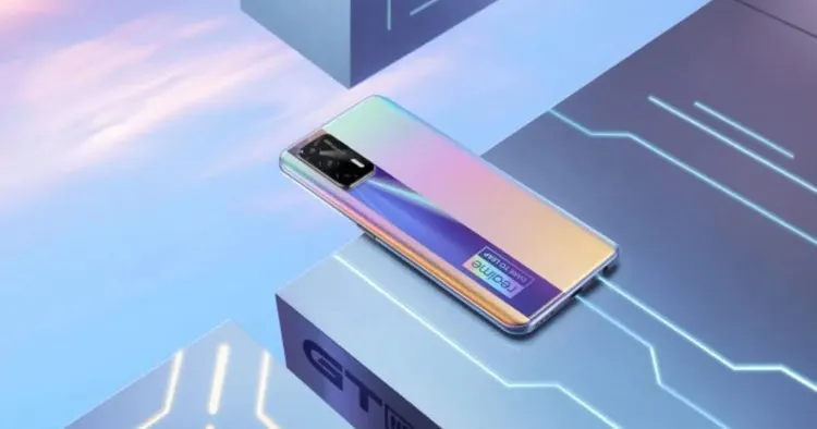 У Realme выходит новый флагман. У него очень странное и длинное название