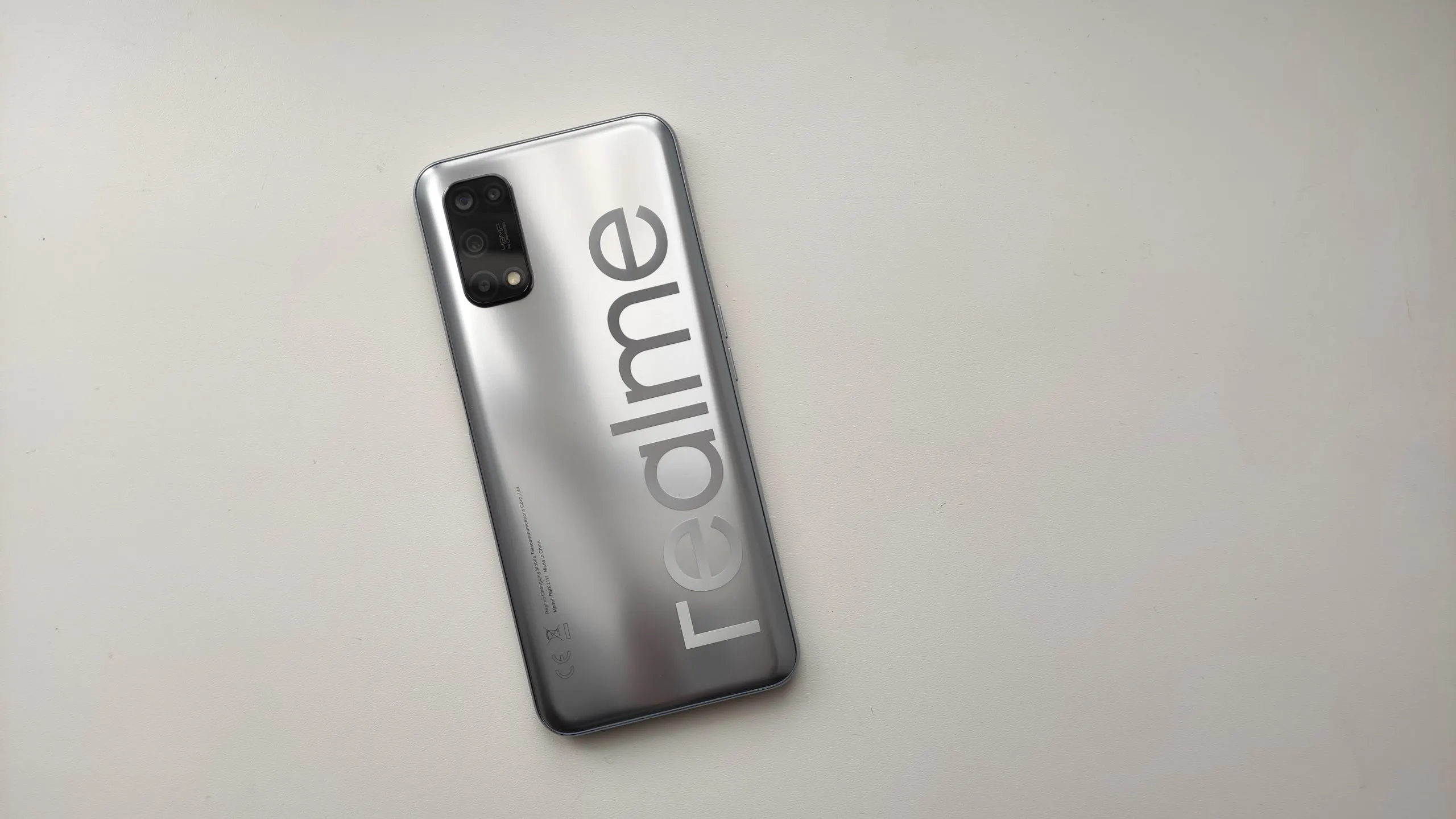 Эксклюзивный хит Realme внезапно сливают на Али. Теперь это самый выгодный девайс бренда