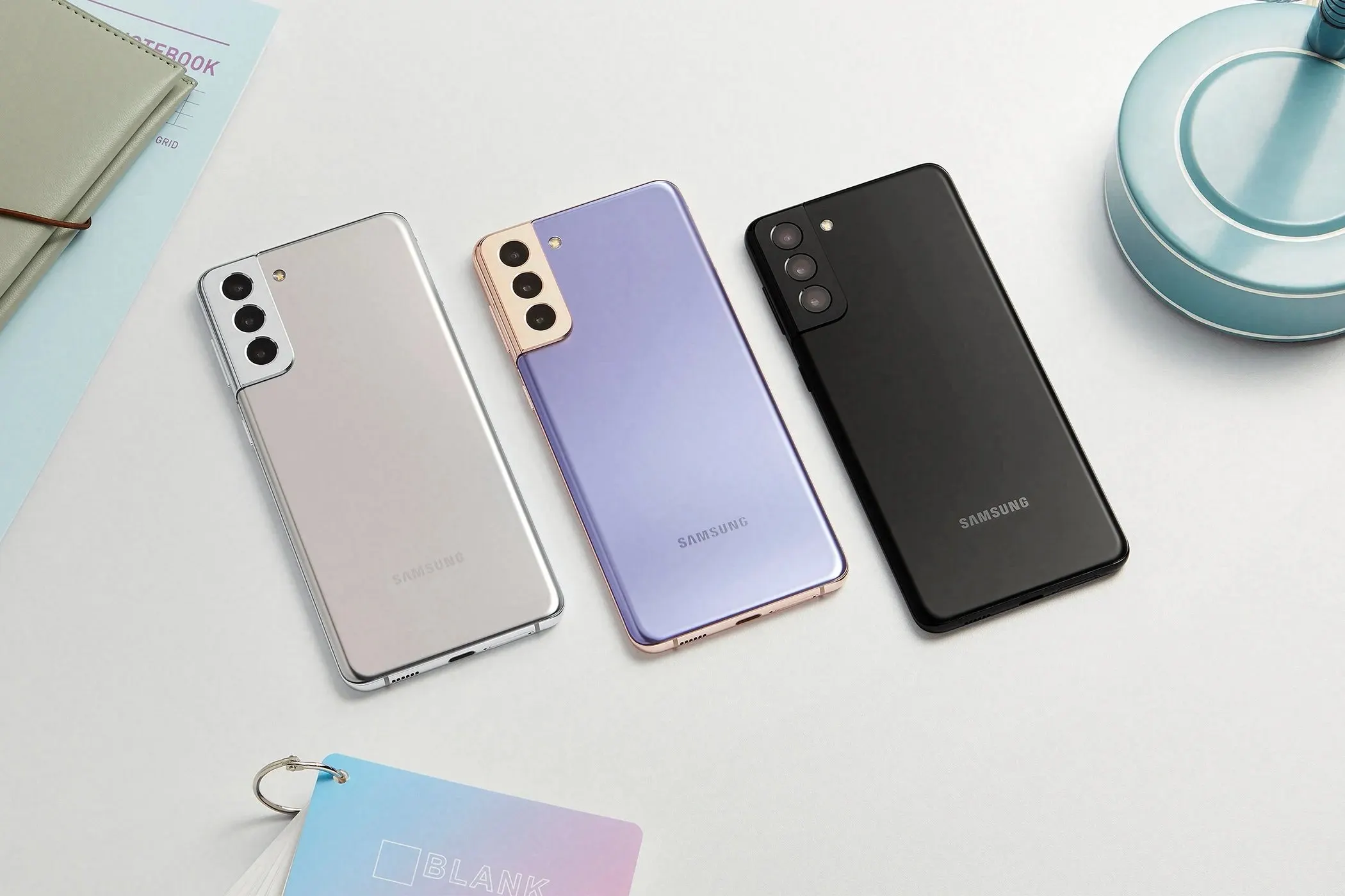 Samsung Galaxy S21 критически подешевел. Теперь это самый выгодный флагман бренда