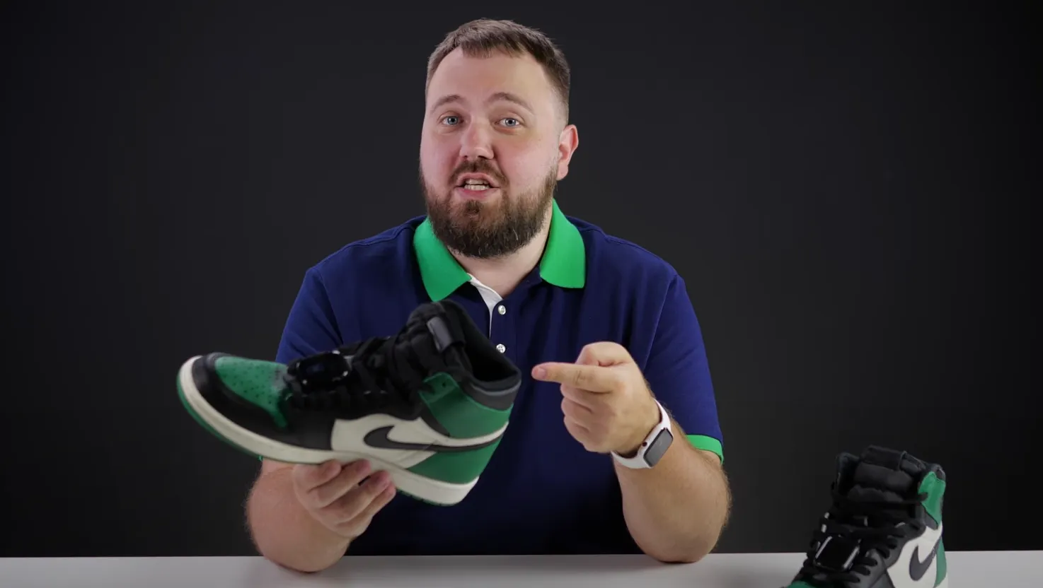 Wylsacom выпустил собственные кроссовки. Это лютый кастом Nike и Apple Watch