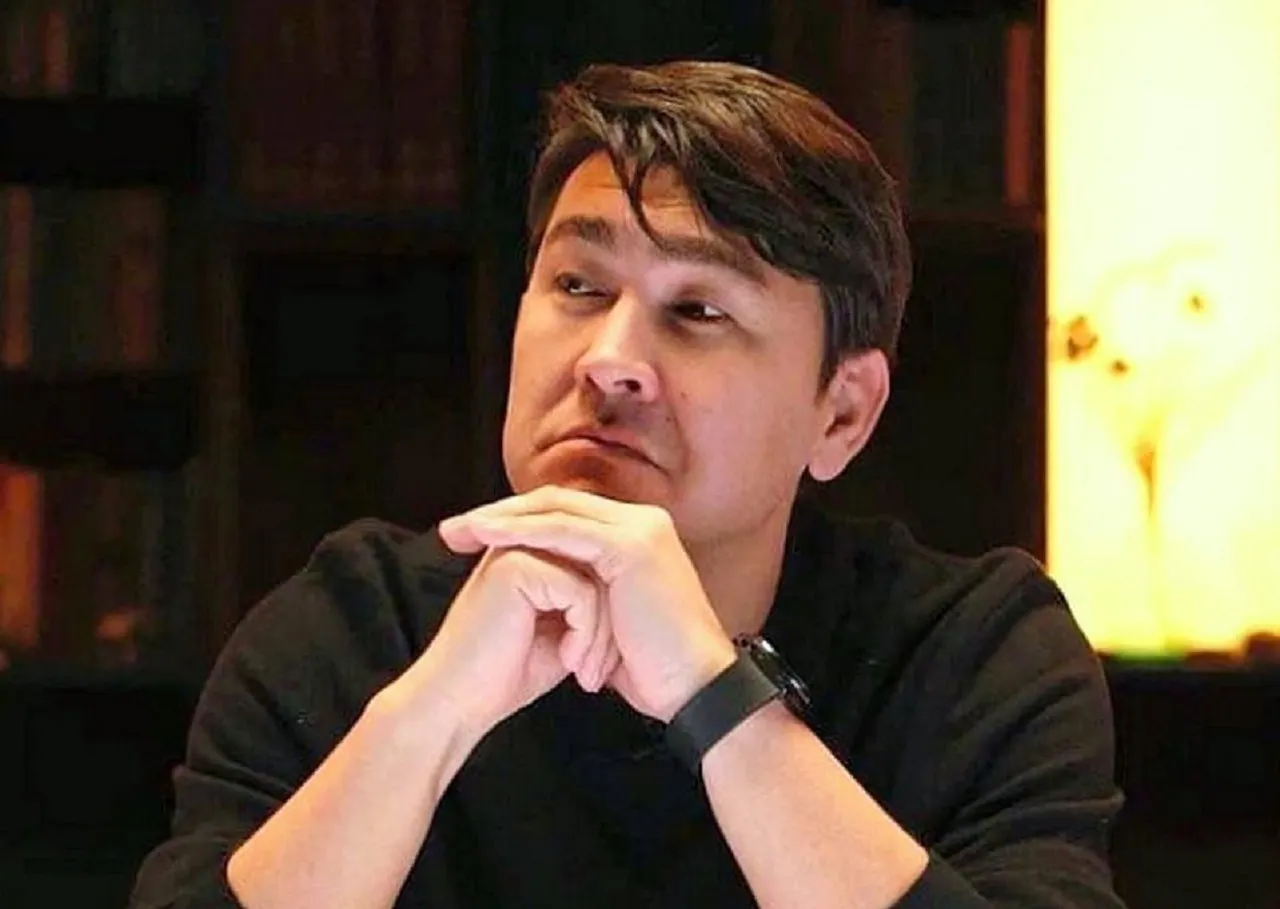 Азамат Мусагалиев объяснил, как он так круто рассказывает истории. Есть два простых приема