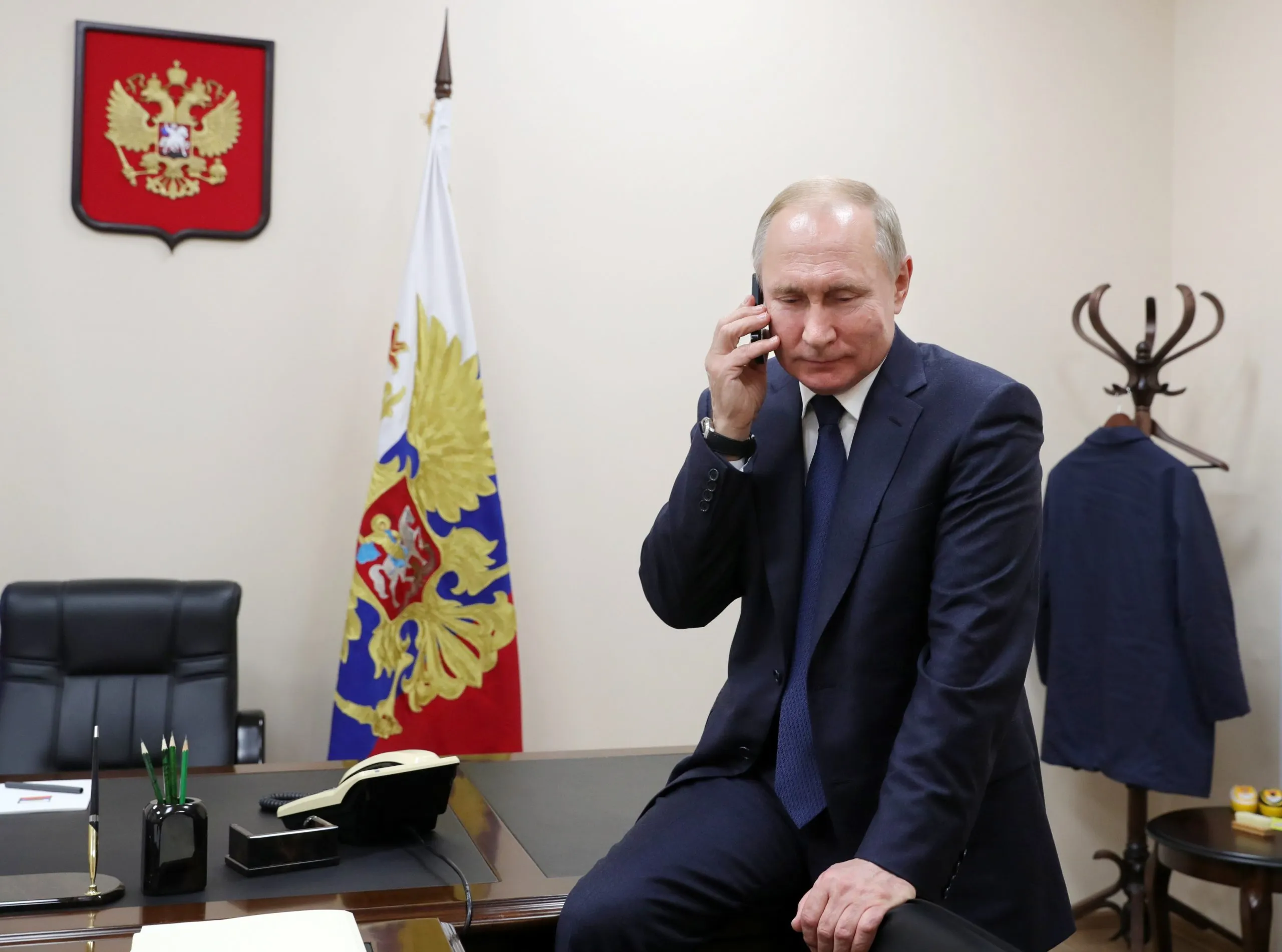 Василий Уткин рассказал о малоизвестном страхе Владимира Путина. Он связан с жюри КВН и баскетболом