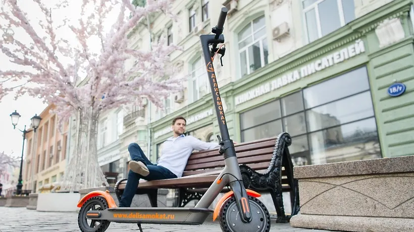В Петербург вернулись электросамокаты. Но появилась куча ограничений – где теперь нельзя ездить?