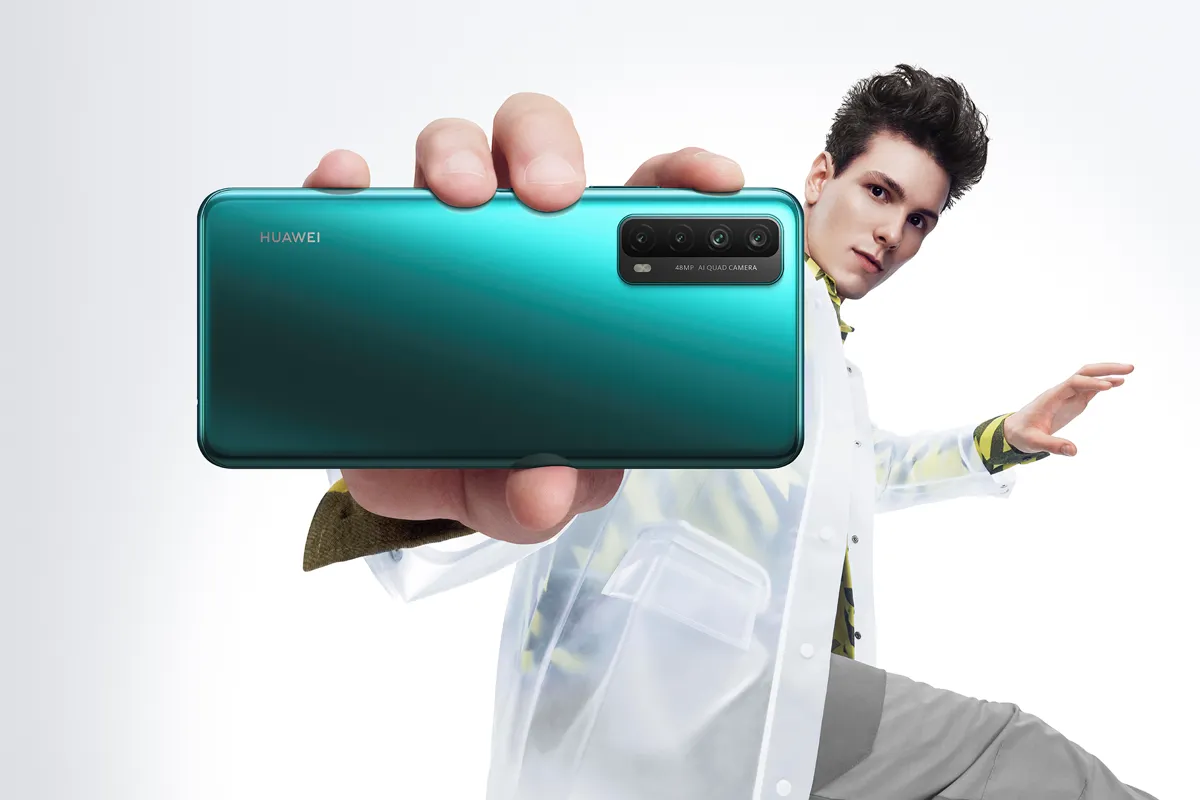Этот Huawei впаривают в салонах связи. Его нельзя брать никому