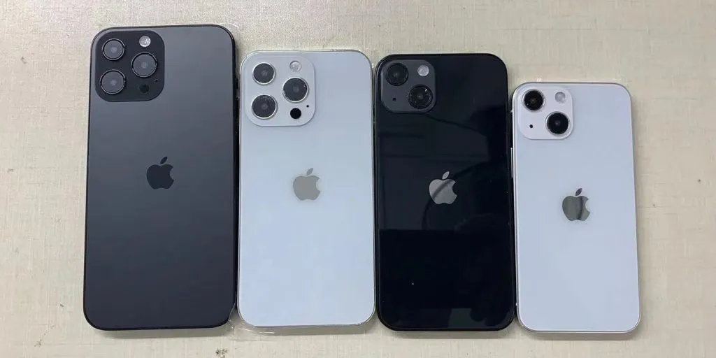 Появились первые муляжи iPhone 13. Что с камерами, Apple?