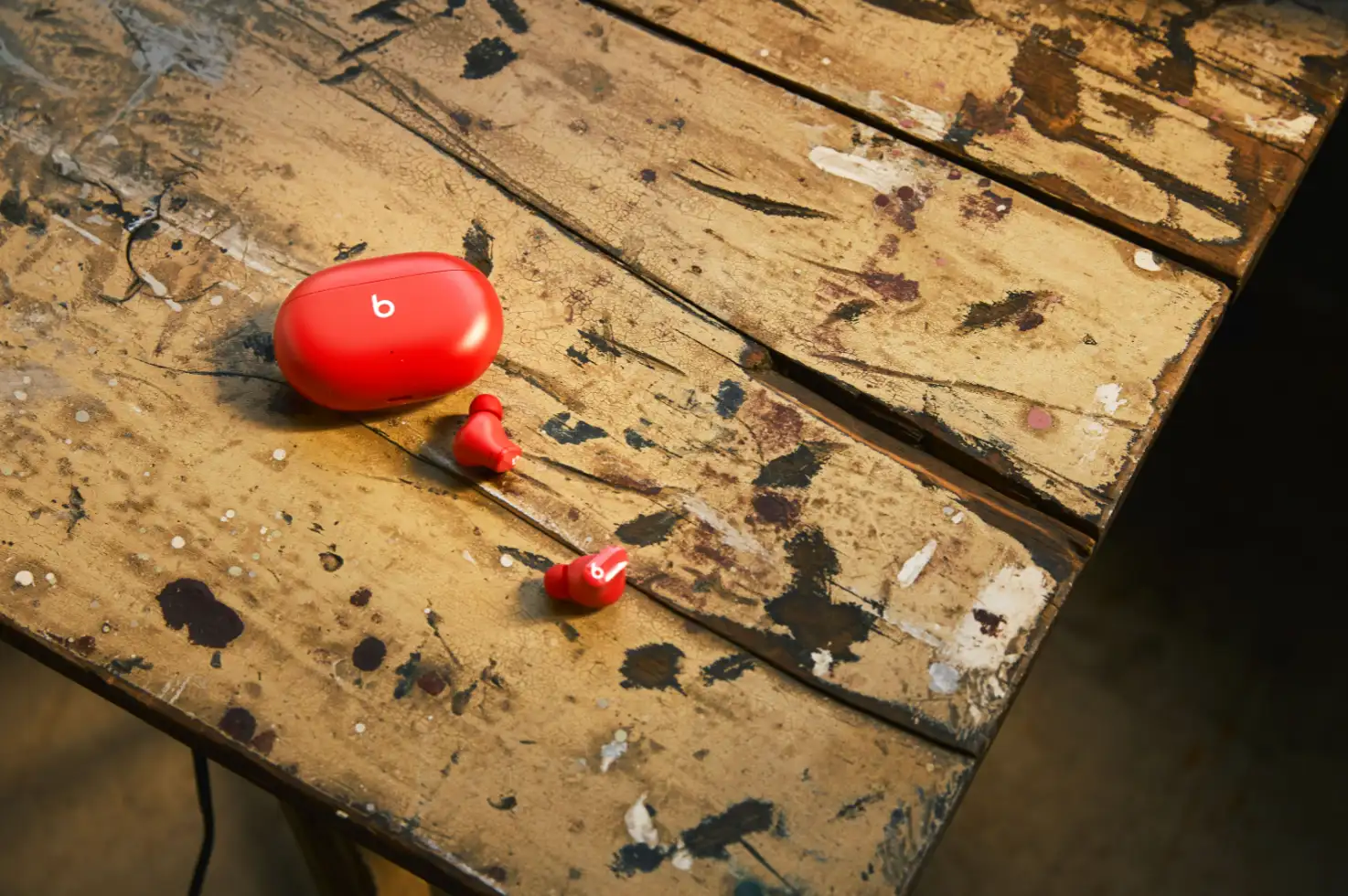 Beats Studio Buds – альтернатива AirPods Pro. У них есть шумоподавление и адекватный ценник