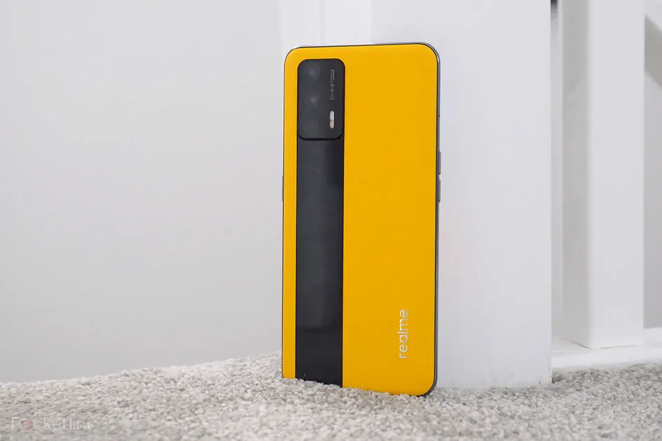 Бескомпромиссный флагман Realme доступен со скидкой. Запоминайте промокод