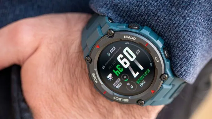 Неубиваемые часы Amazfit круто подешевели. Ловите скидку с быстрой доставкой