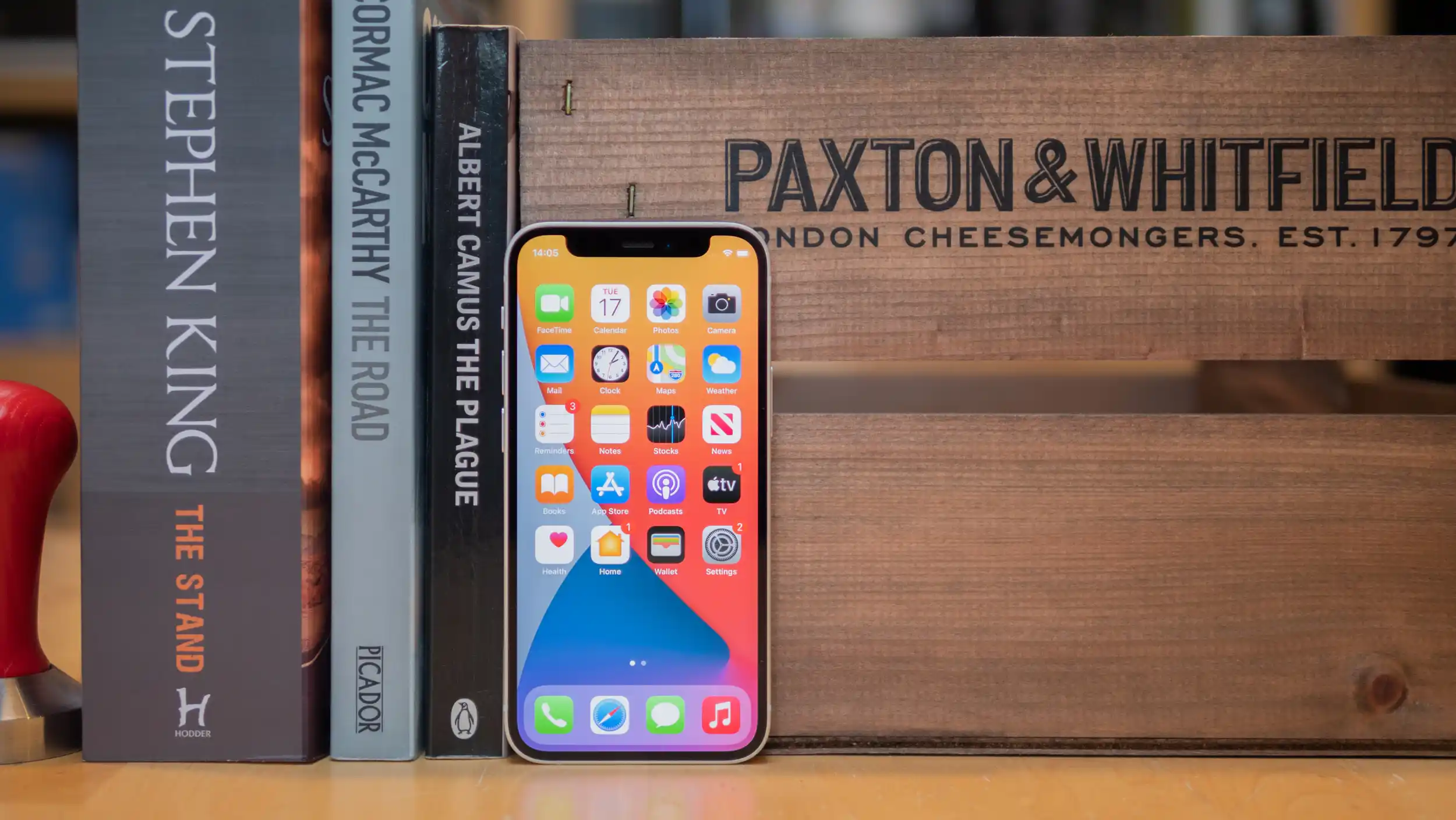 Лучший iPhone 12 mini подешевел на 20 тысяч рублей. Это исторический минимум