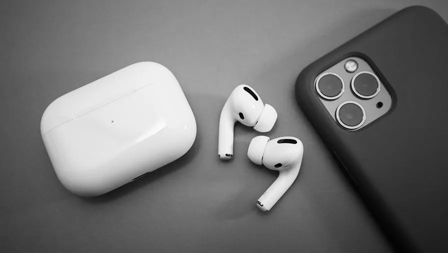 AirPods Pro круто подешевели. Есть возможность сэкономить 10 тысяч рублей