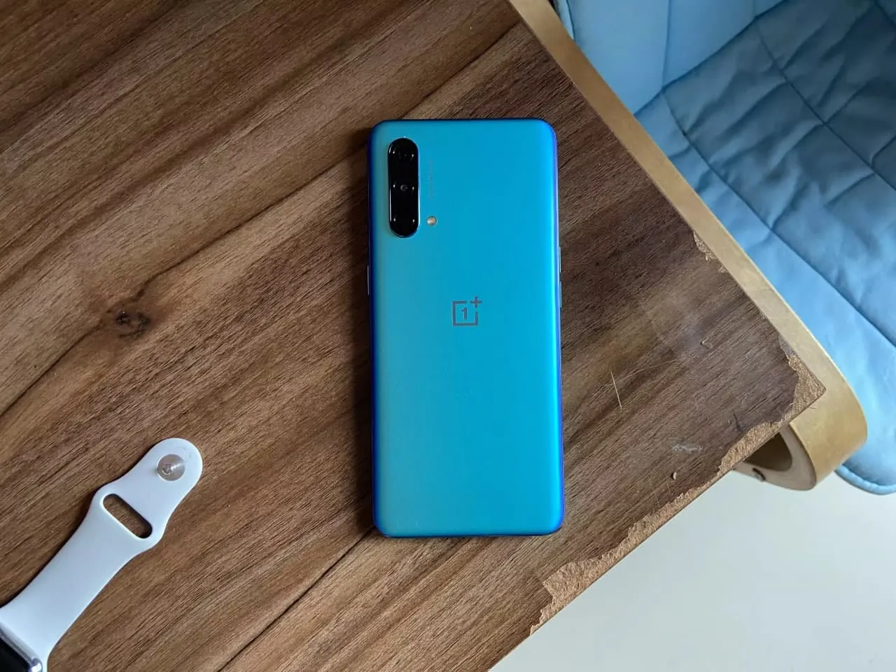 OnePlus Nord СЕ 5G сливают со скидкой в 3 тысячи рублей. Стоит ли его брать?