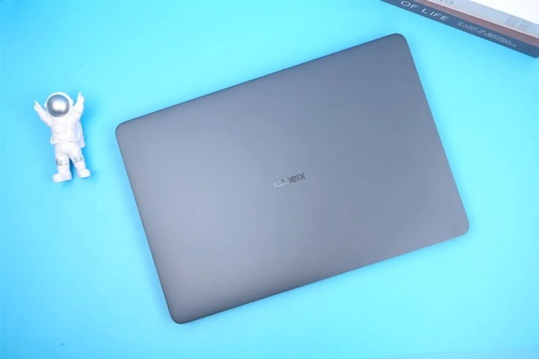 Мощнейший в истории Xiaomi Mi Notebook Pro X 15 поступил в продажу. Пора хоронить макбук?
