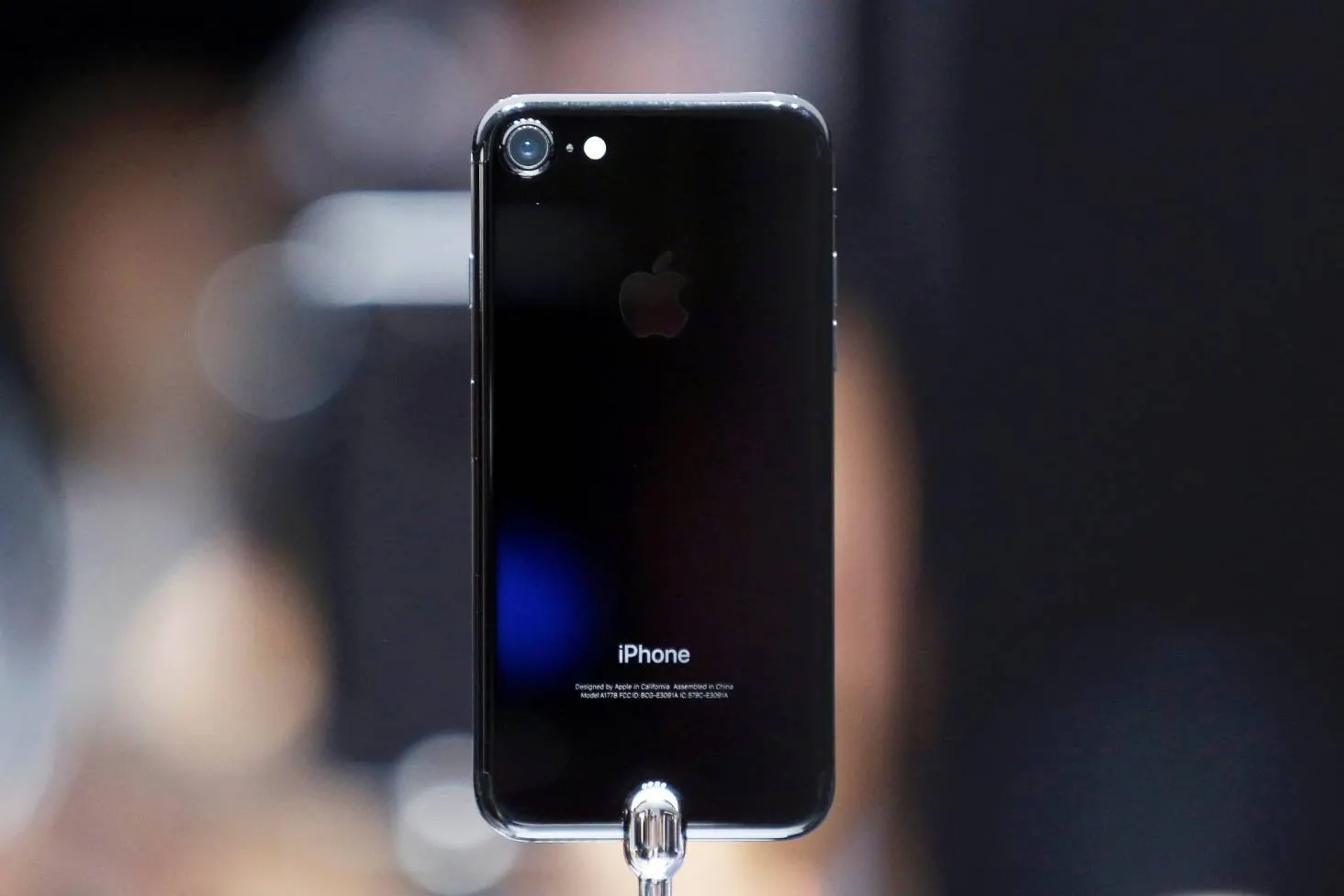 Почему в iPhone нельзя менять регион на Францию. Ускорение того не стоит