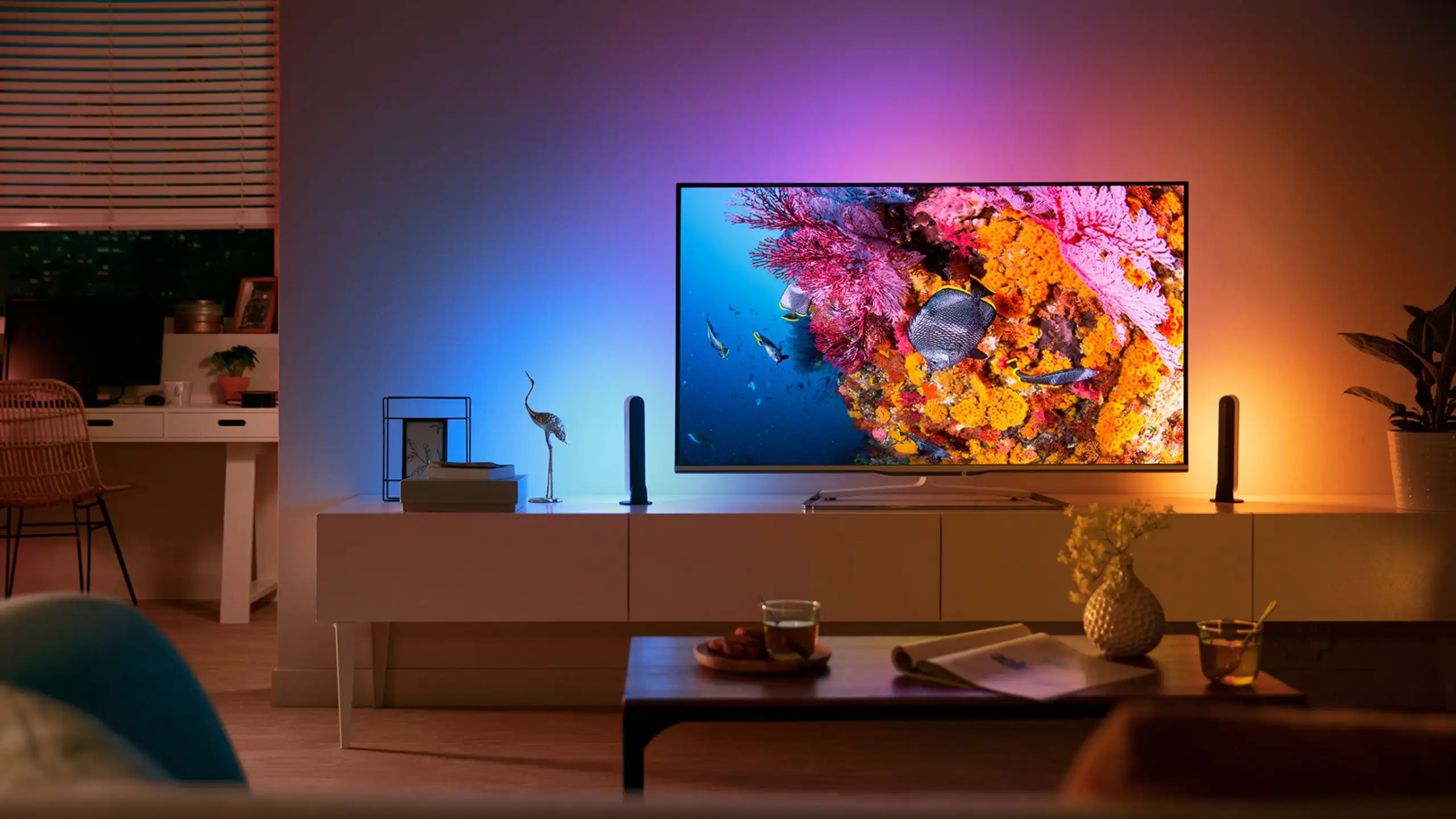Как обустроить эффектное геймерское место? Собрали лучшие варианты умной RGB-подсветки для стримеров и блогеров