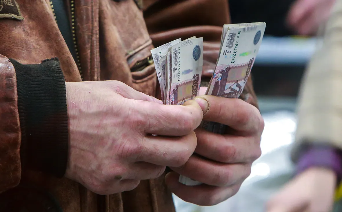 «Хаха, я здесь живу». В соцсетях оценили доходы россиян в евро – получилось печально