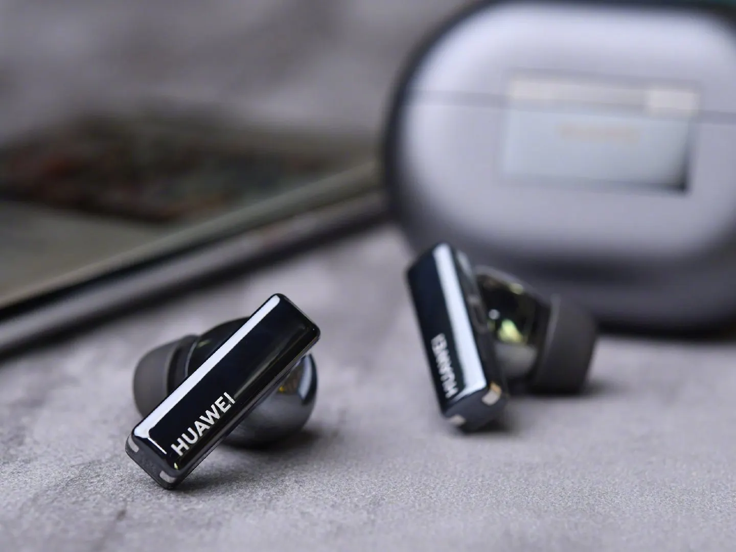 Huawei Freebuds 4i и Freebuds Pro можно урвать за копейки. Это лучшие TWS-наушники с качественным звуком на рынке