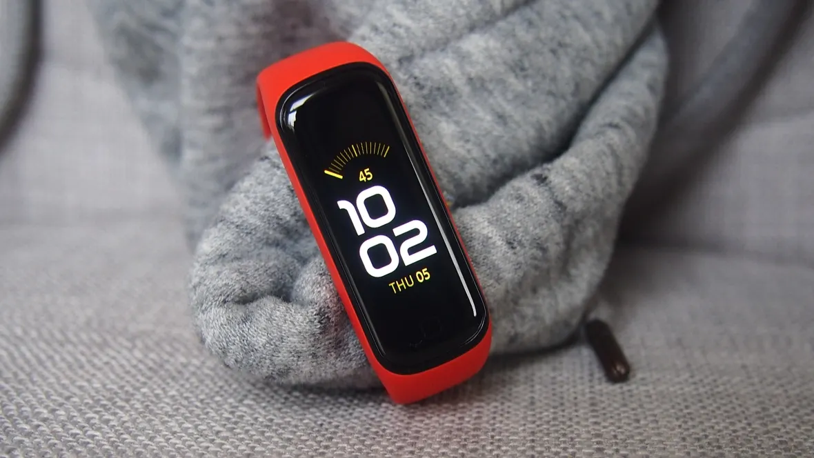 Конкурент Xiaomi Mi Band от Samsung — развод на деньги. Это худший фитнес-браслет за 3 тысячи рублей