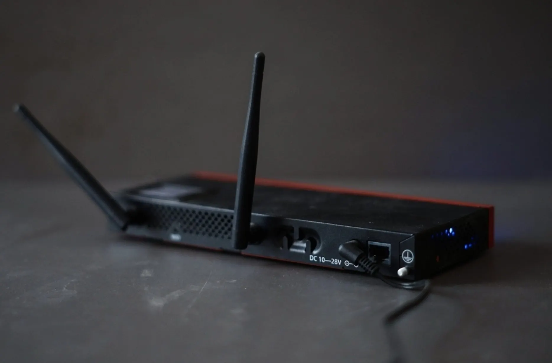 Куда поставить Wi-Fi роутер, чтобы домашний интернет стал быстрее? Ответил эксперт